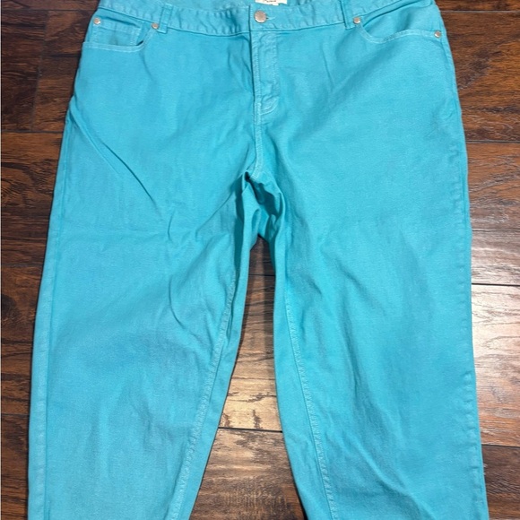 Women’s Cato Plus size capris jeans - Picture 2 of 8